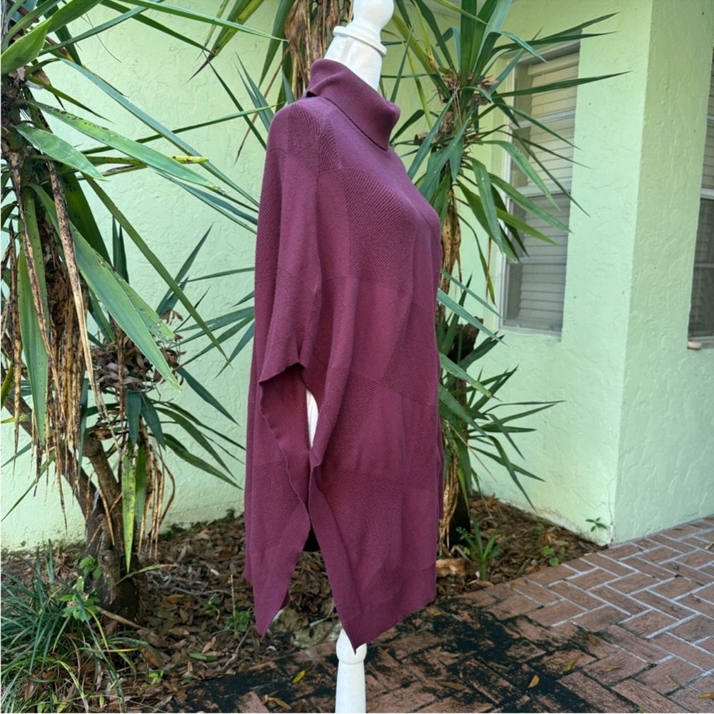Short sleeve poncho topper kimono
